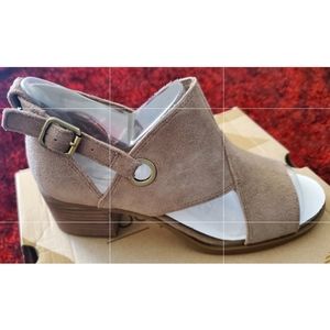 Women's Koolaburra by UGG Sandal Heels- NEW IN BOX